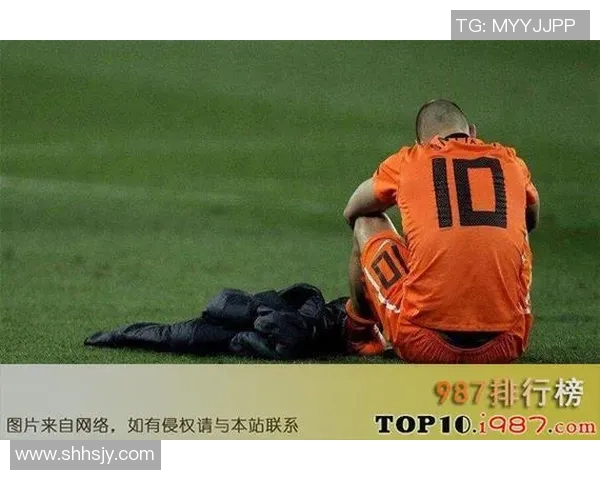 荷兰足球巨星荣膺足球先生背后故事及其辉煌成就解析