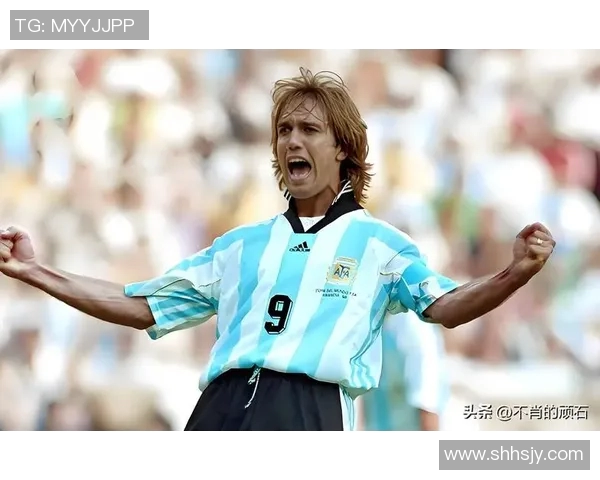 从青涩少年到巨星光环足球球星样貌变化背后的故事